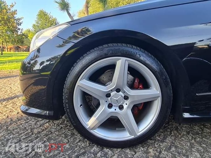Mercedes-Benz E 220 Outro
