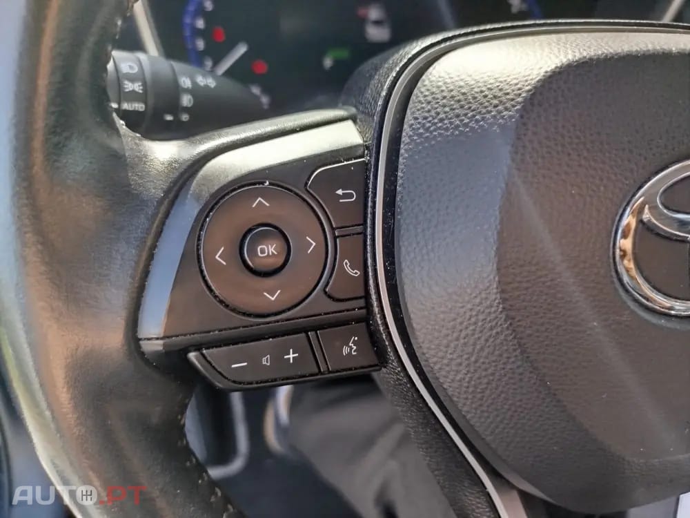 Toyota Corolla 1.8 Hybrid Exclusive