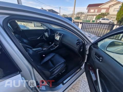 Lexus IS 220 d Base 11