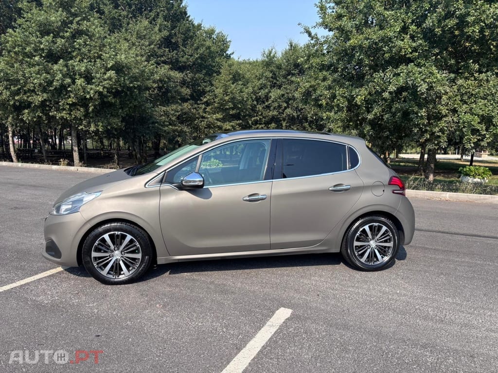 Peugeot 208 1.2 PureTech Signature