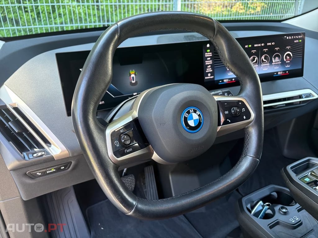 BMW iX xDrive 40
