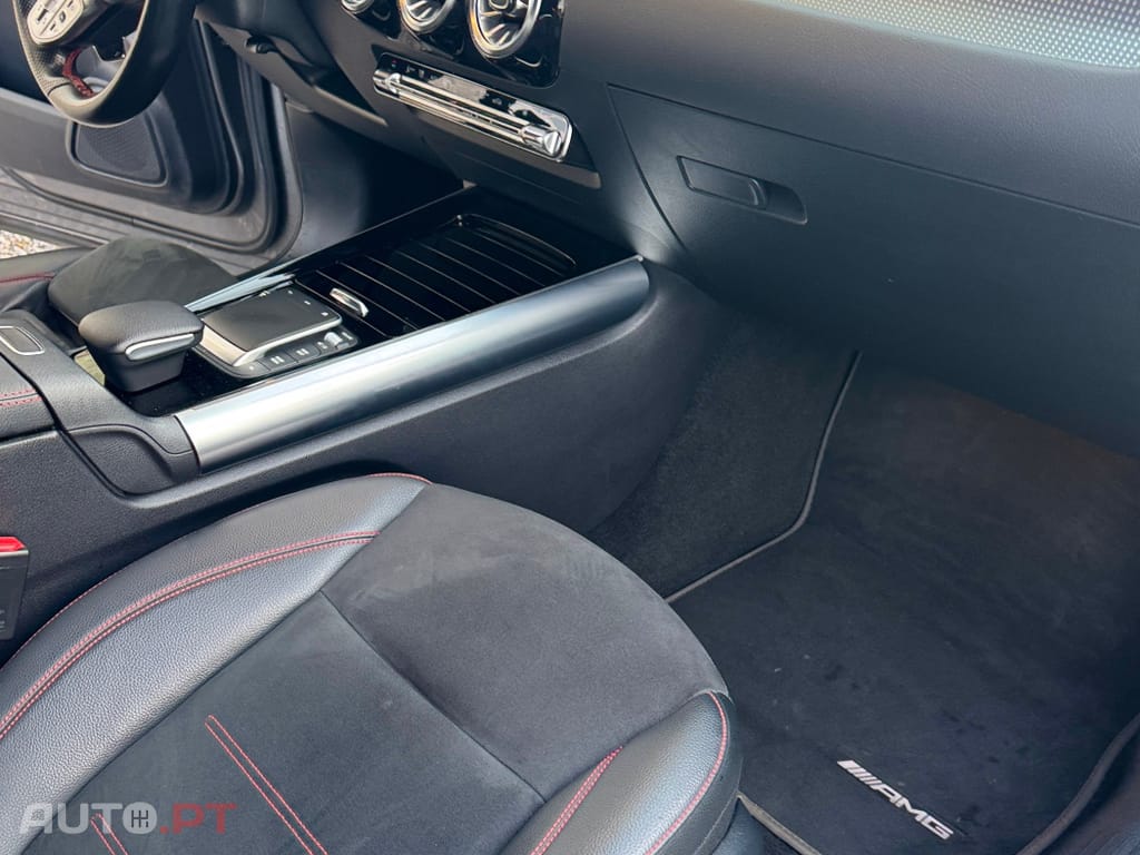 Mercedes-Benz EQA 250 AMG Line IVA Dedutível