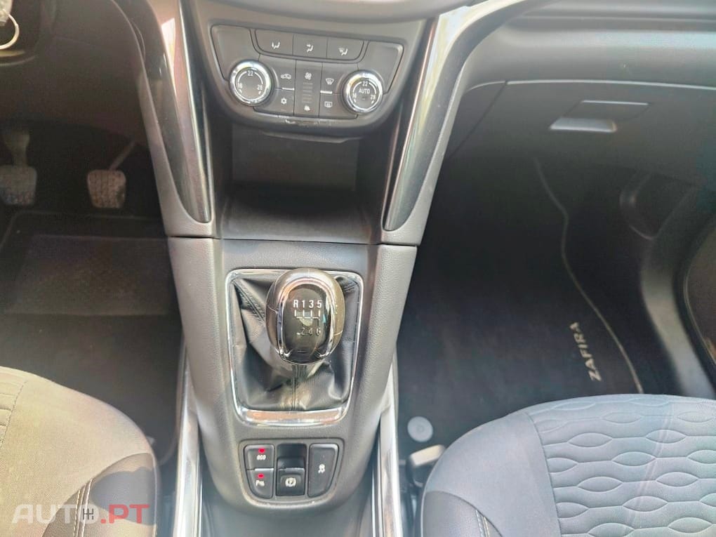 Opel Zafira Cosmos 135cv 7Lugares / 146€ mês