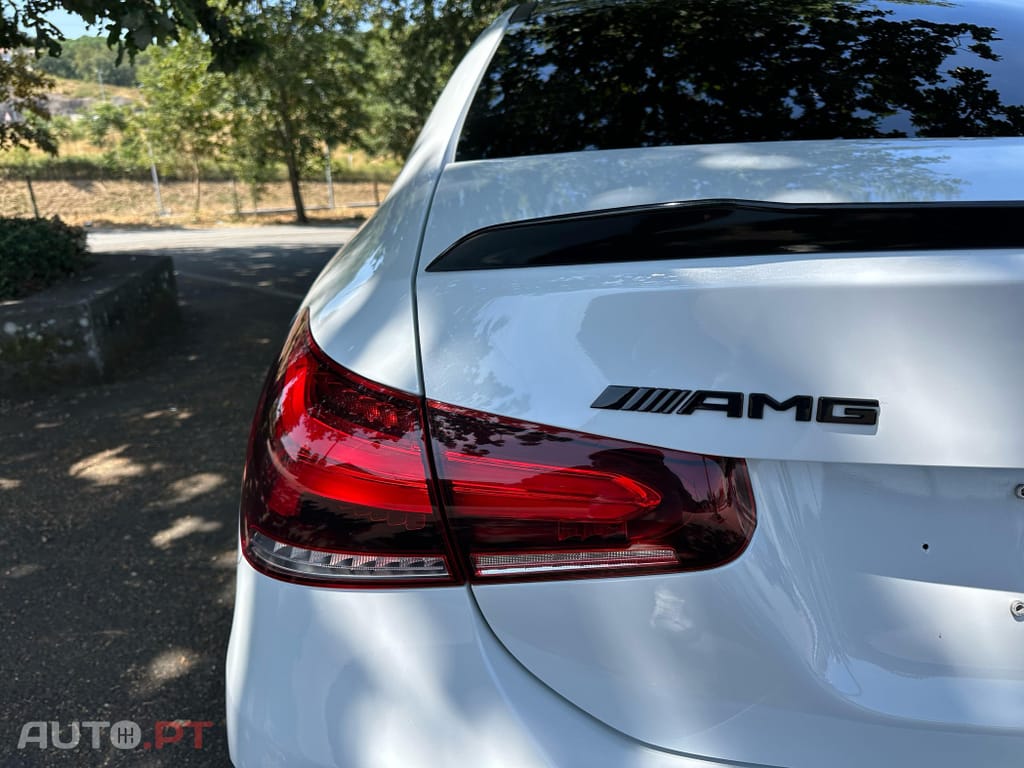 Mercedes-Benz A 250 e AMG Line