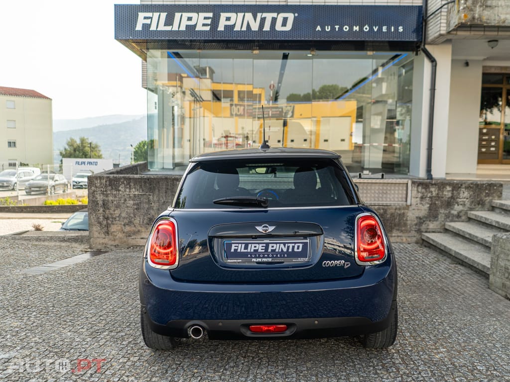 MINI Cooper Cooper D Auto