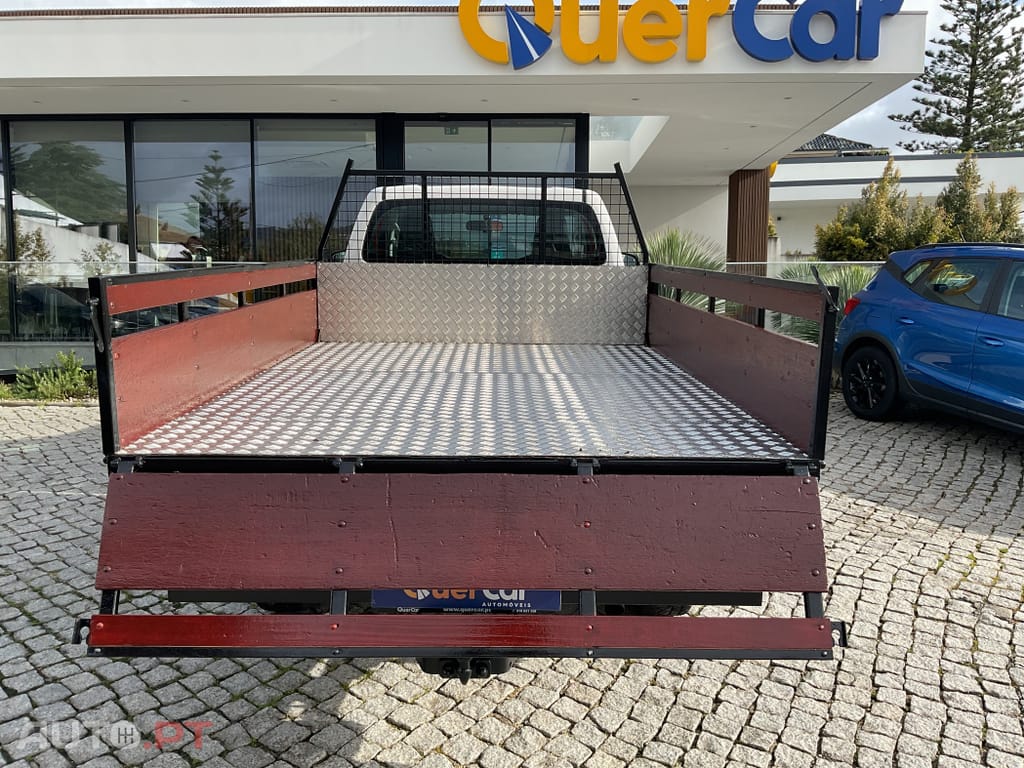Toyota Hilux 2.4 D-4D 2WD CE