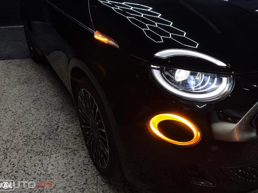 Fiat 500e La Prima