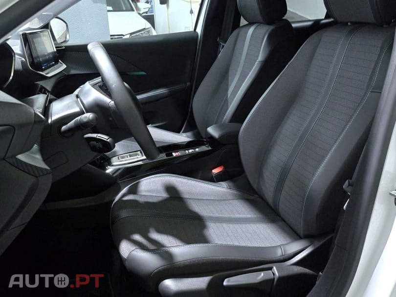 Peugeot E-208 50 kWh Allure Pack