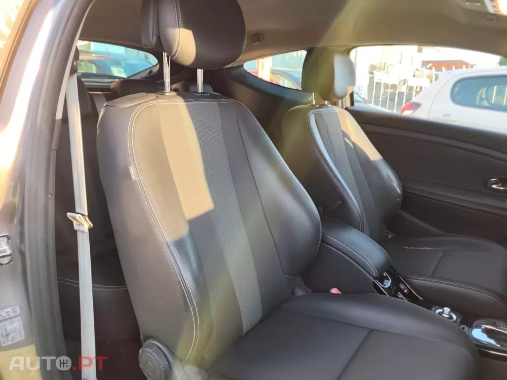 Renault Mégane Coupe 1.5 dCi Bose Edition EDC