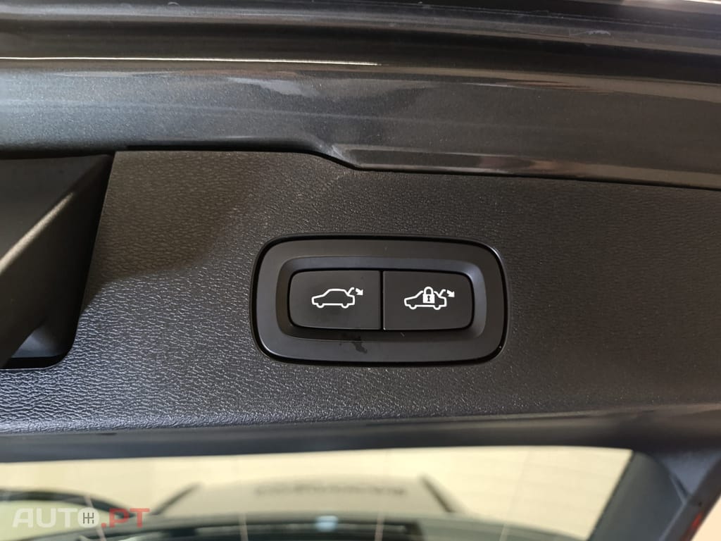 Volvo V60 2.0 T6 AWD R-Design Expression Plug-in