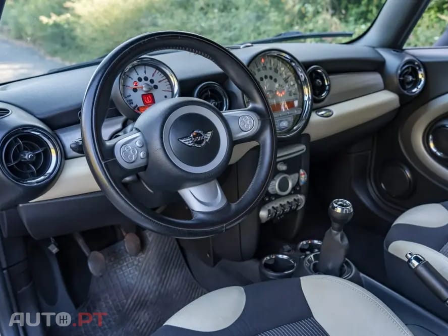 MINI Cooper Cooper D
