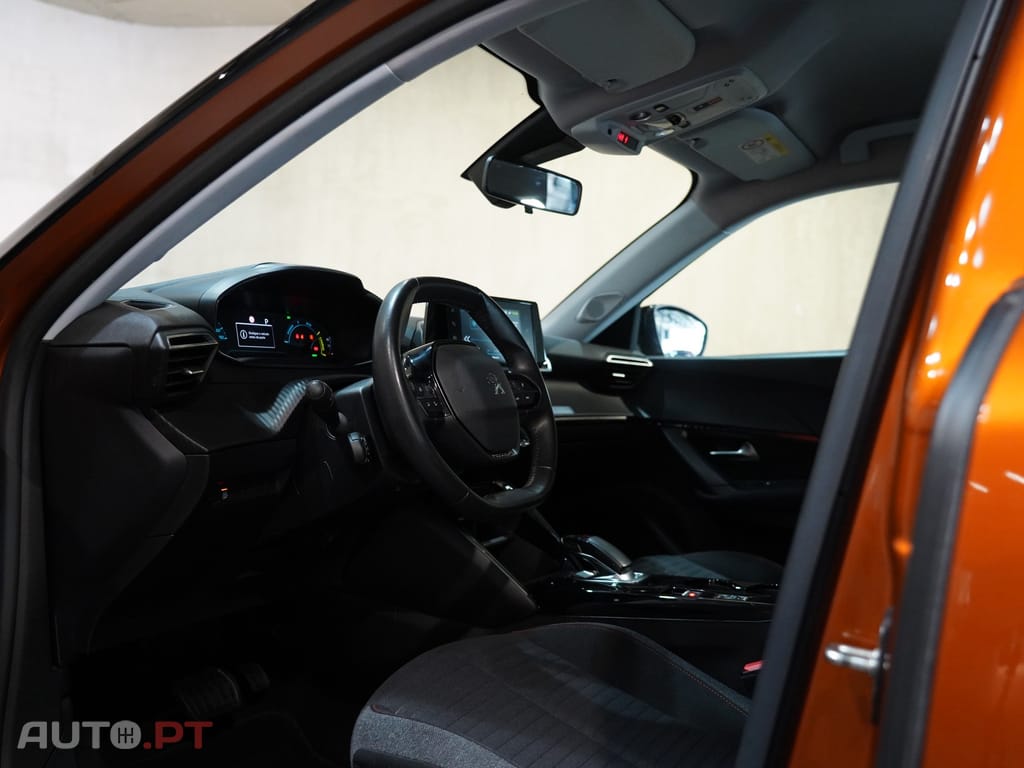 Peugeot E-2008 50 kWh Active