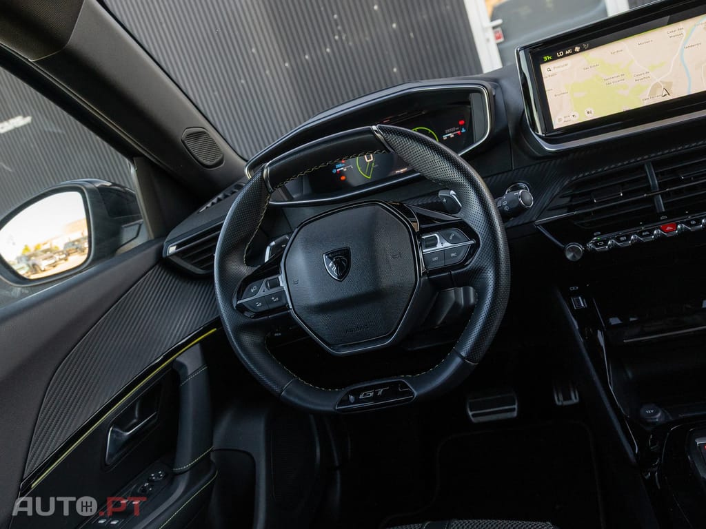 Peugeot 2008 1.2 PureTech GT EAT8