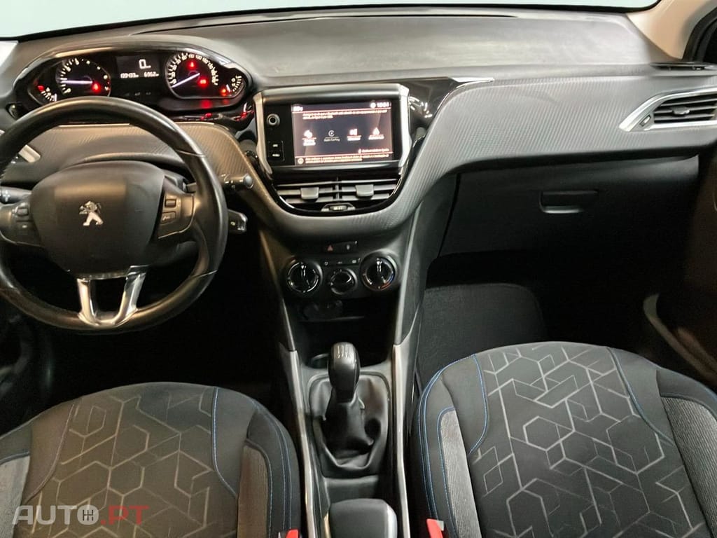 Peugeot 2008 1.2 PureTech Style