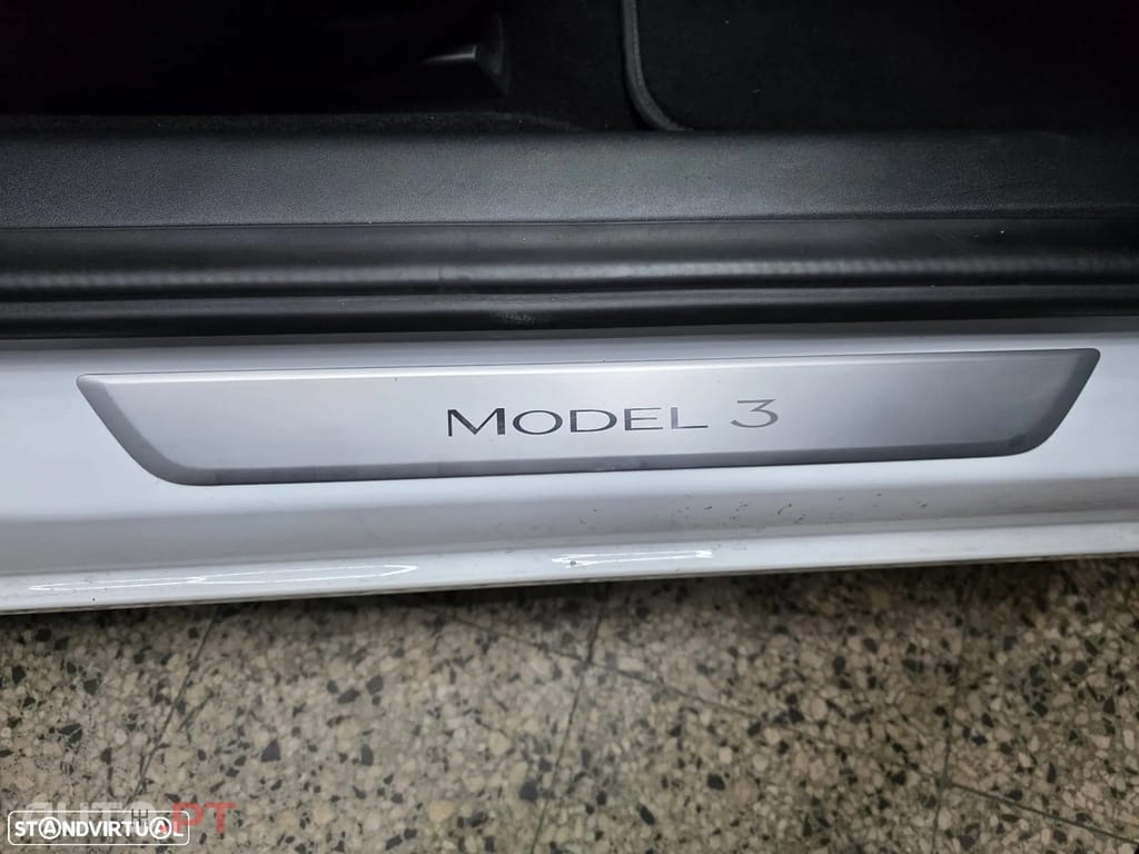 Tesla Model 3 Standard Range Plus RWD