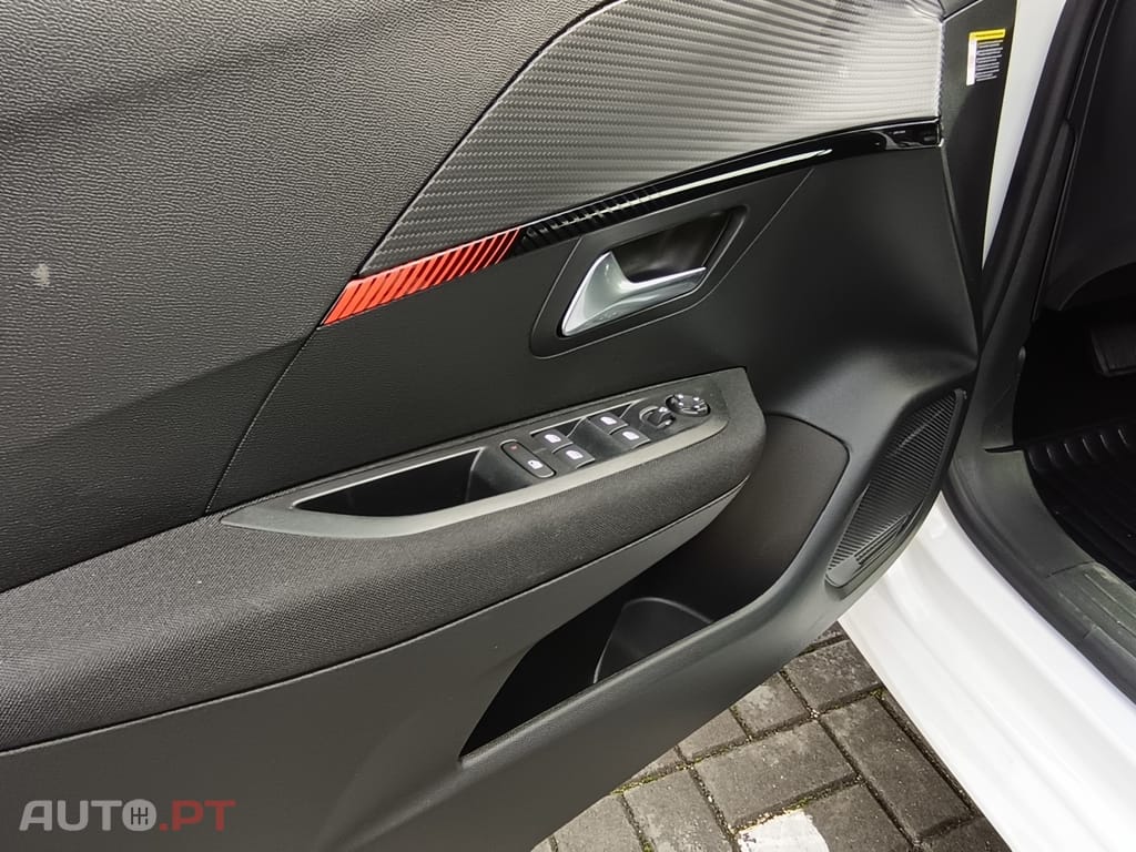 Peugeot E-208 50 kWh Active Pack