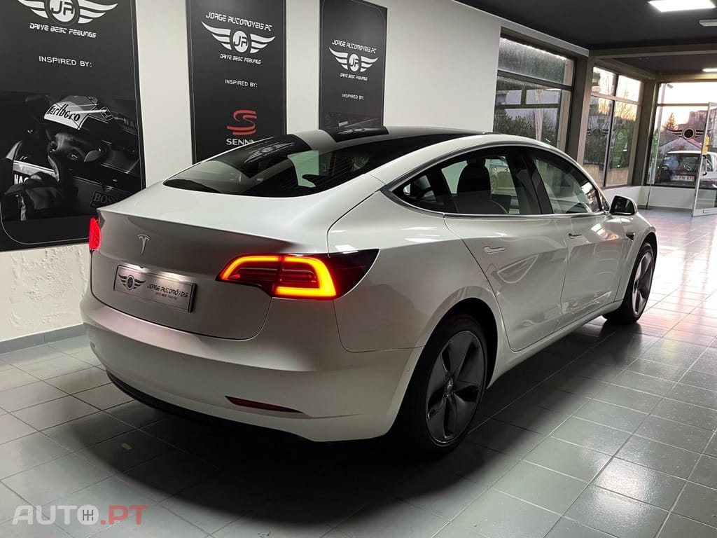 Tesla Model 3 Standard Range Plus RWD