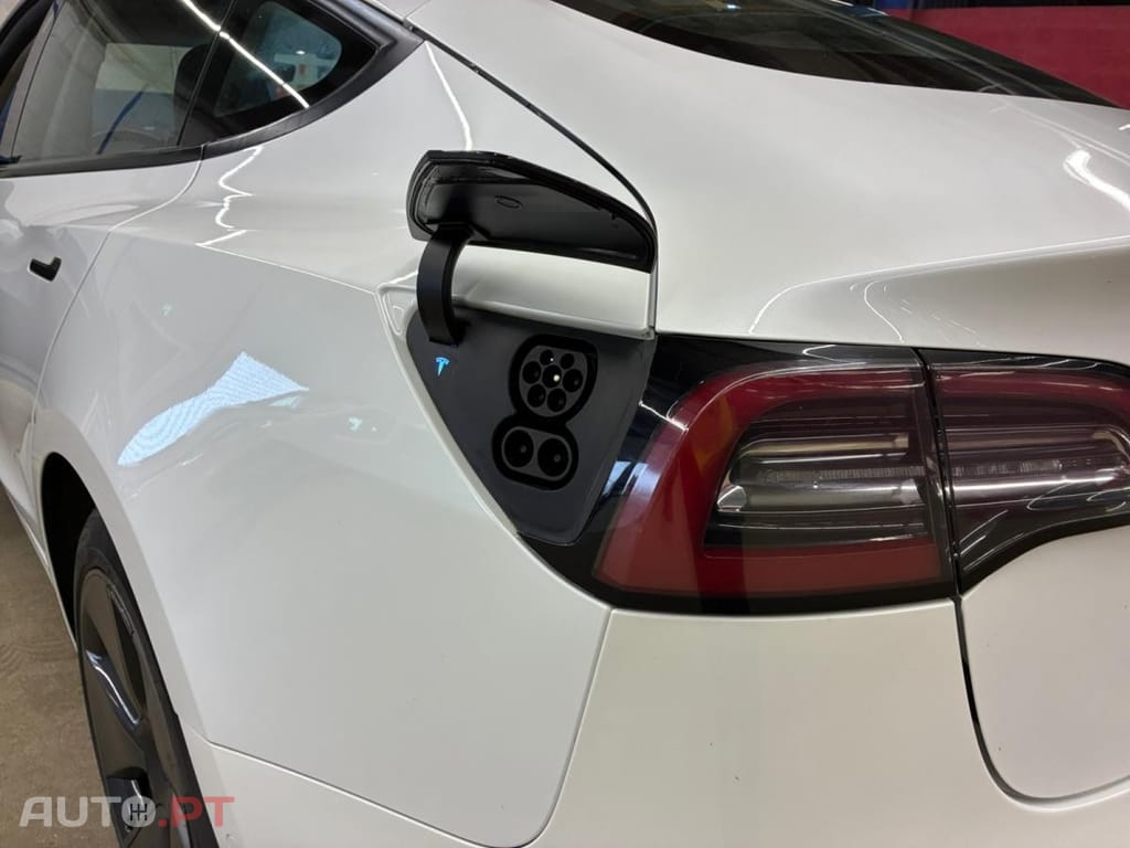 Tesla Model 3 Standard Range Plus RWD