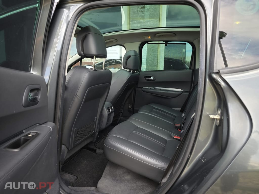 Peugeot 3008 1.6 e-HDi Executive CMP6