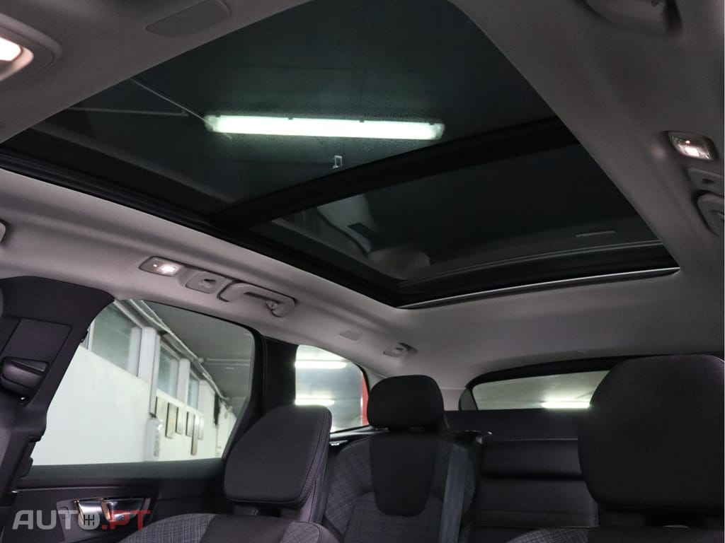 Volvo XC60 2.0 T6 350 AWD PHEV Core Auto