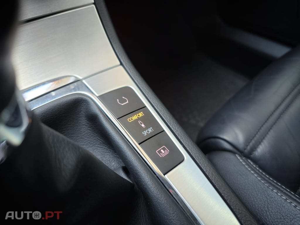 Volkswagen Passat CC 2.0 TDi