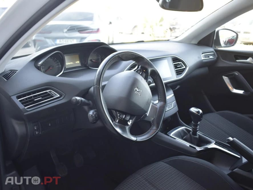 Peugeot 308 1.5 BlueHDi Business Line