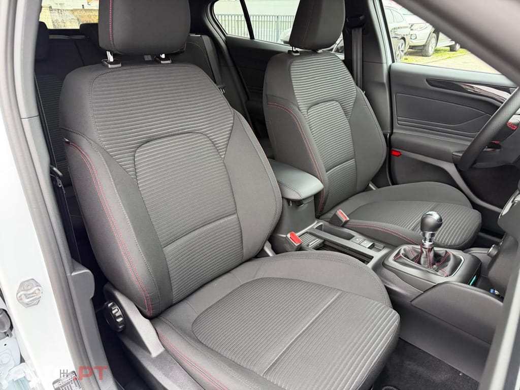 Ford Focus 1.0 EcoBoost MHEV ST-Line