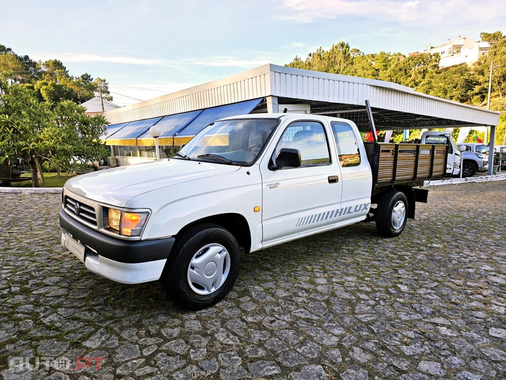 Toyota Hilux 2.4 D LN150LT CE