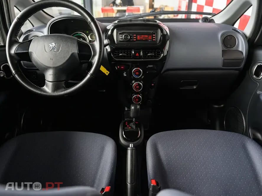 Peugeot iOn Active