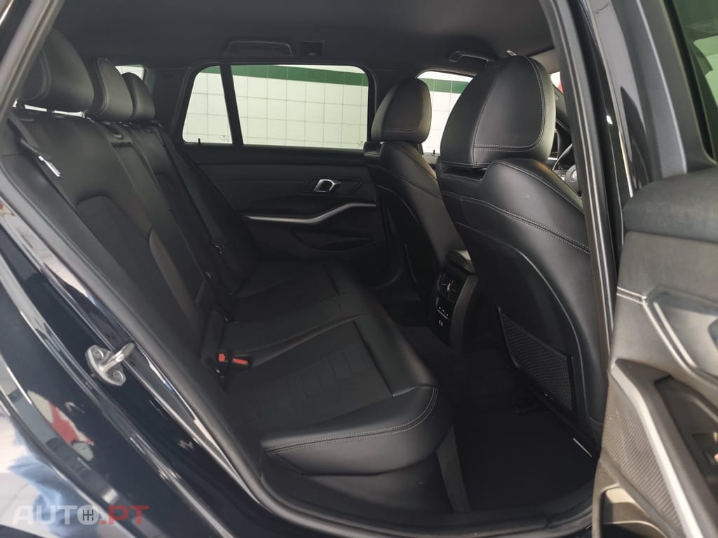 BMW 320 e Touring Auto