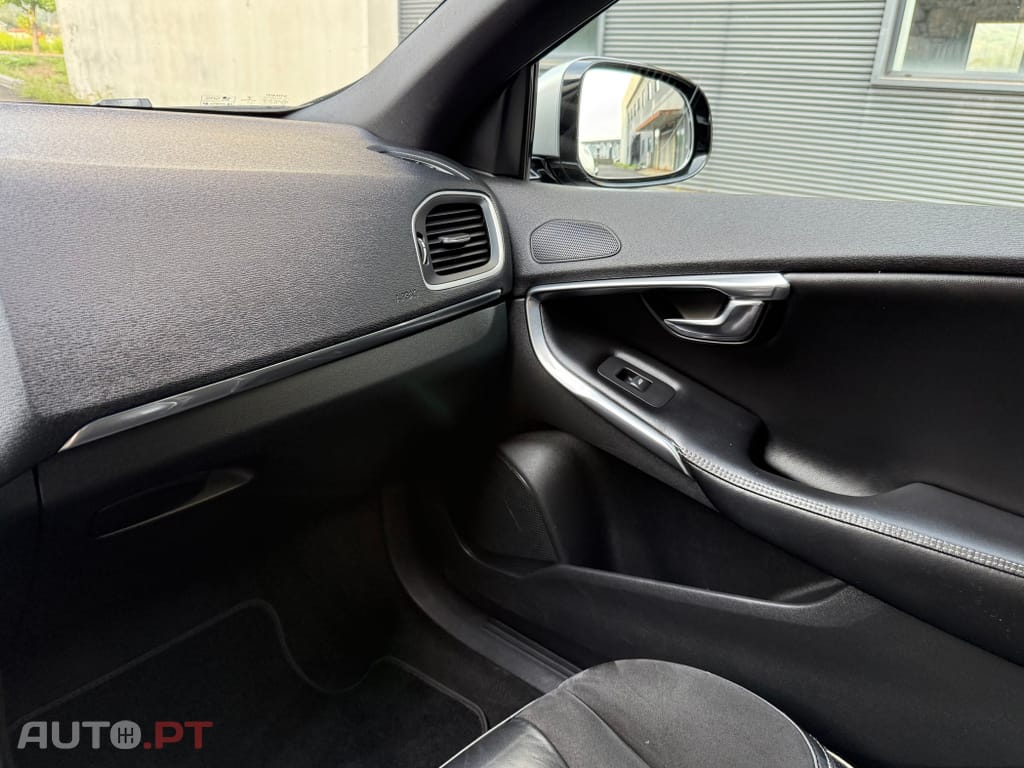 Volvo V40 1.6 D2 R-Design
