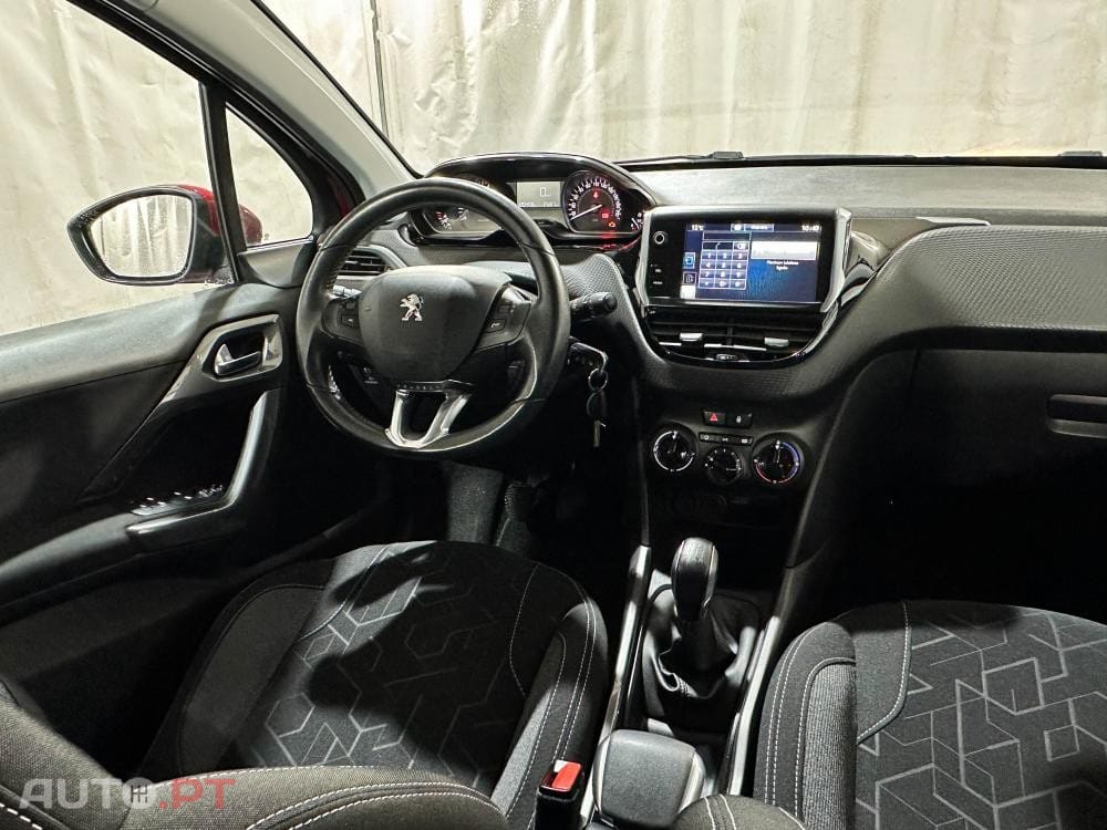 Peugeot 2008 1.2 PureTech Allure