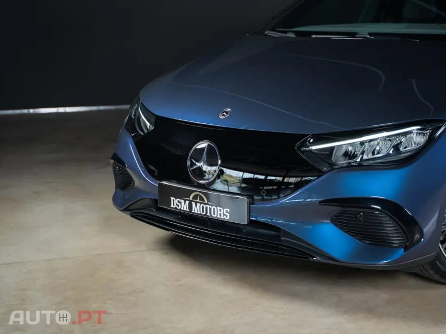 Mercedes-Benz EQE 300 Electric Art