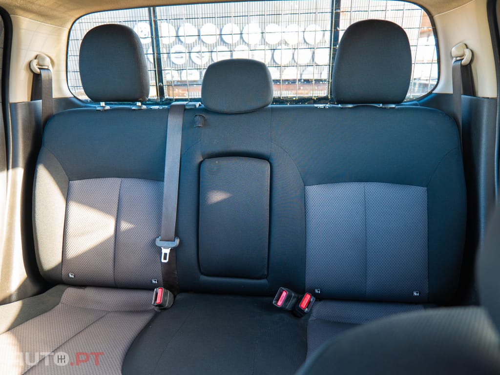 Mitsubishi L200 2.3 DI-D CD Invite 4WD