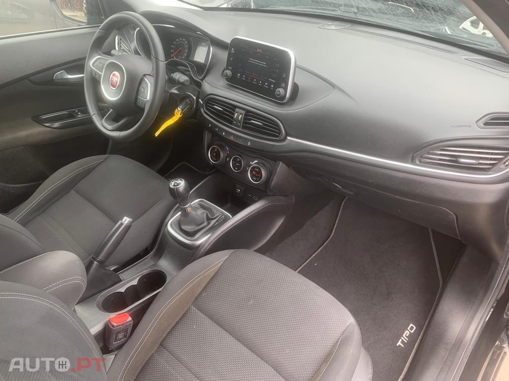 Fiat Tipo SEDAN