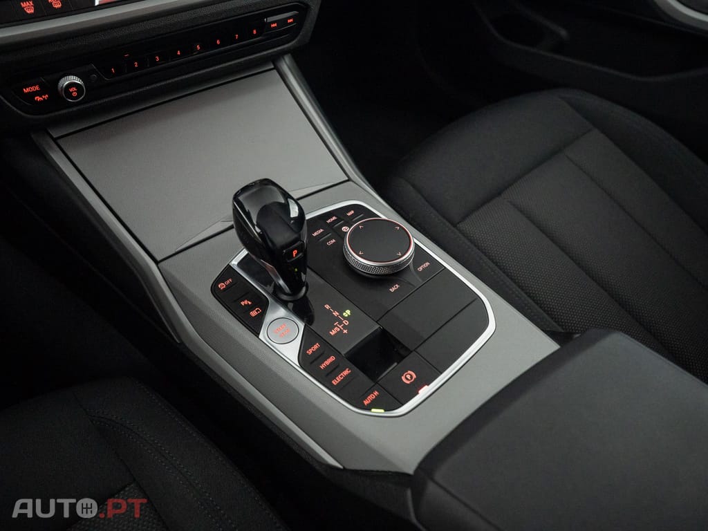 BMW 330 e Auto