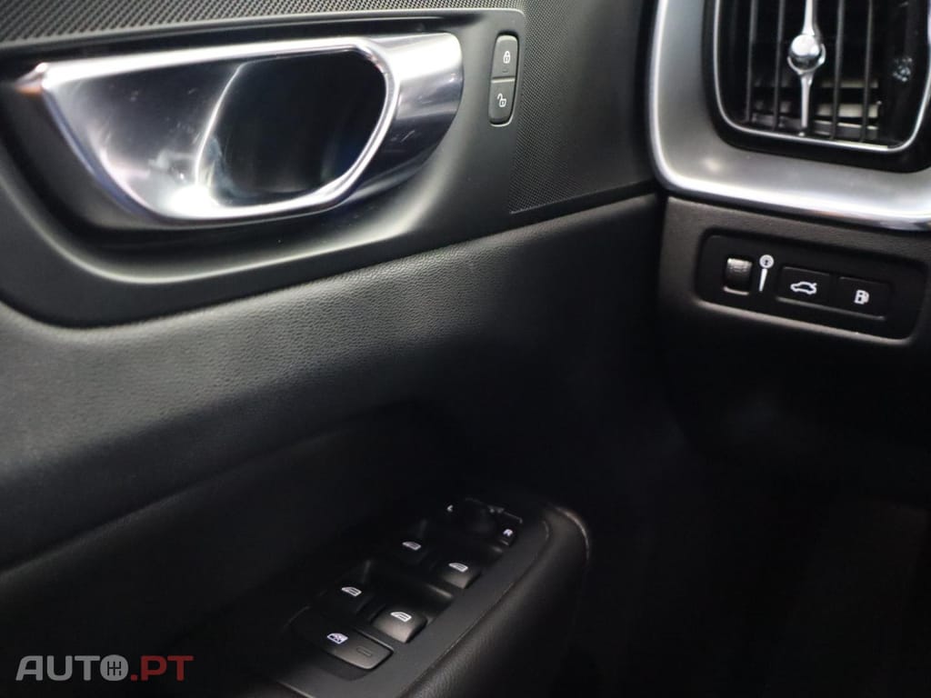 Volvo XC60 2.0 T6  AWD PHEV Inscription Auto