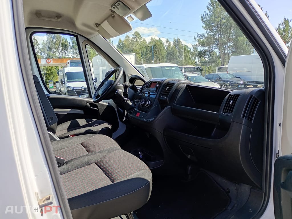 Peugeot Boxer 333 L2H2 2.2 BlueHDi