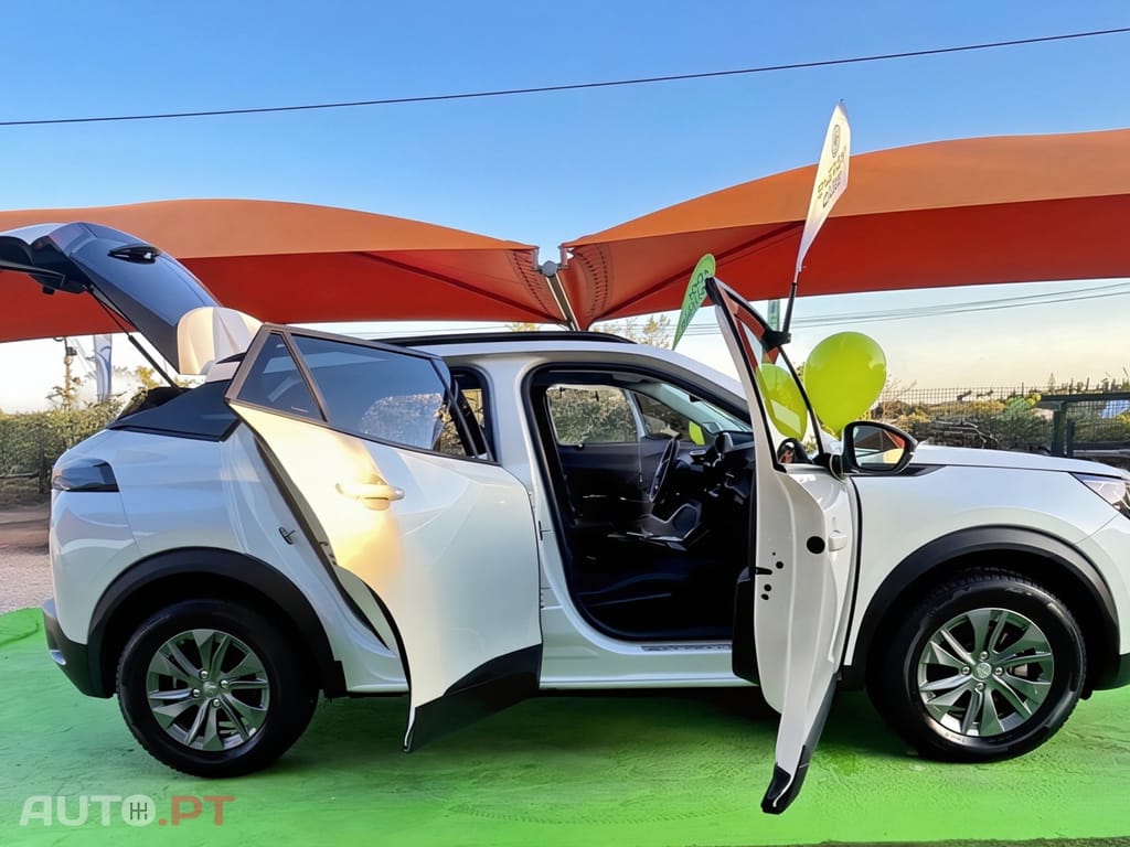 Peugeot E-2008 50 kWh Style