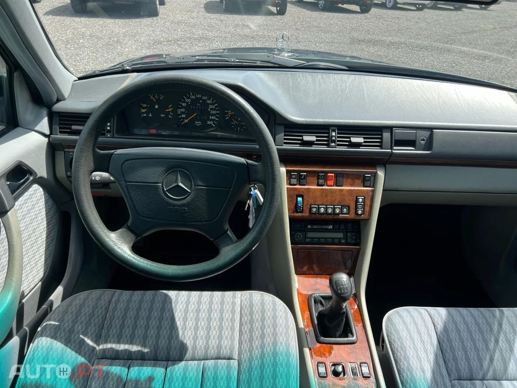 Mercedes-Benz E 280 Classic