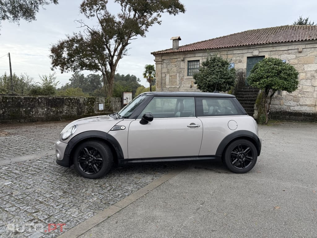 MINI Cooper Cooper D