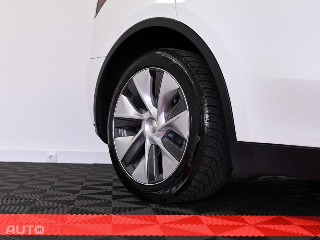 Tesla Model Y Long Range Dual Motor AWD