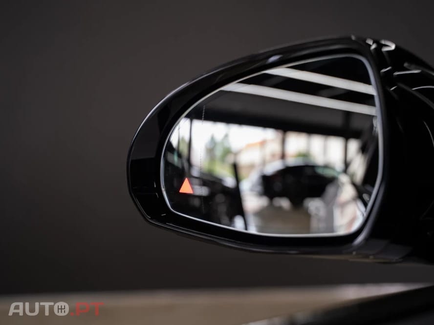 Mercedes-Benz E 300 9G-TRONIC AMG Line