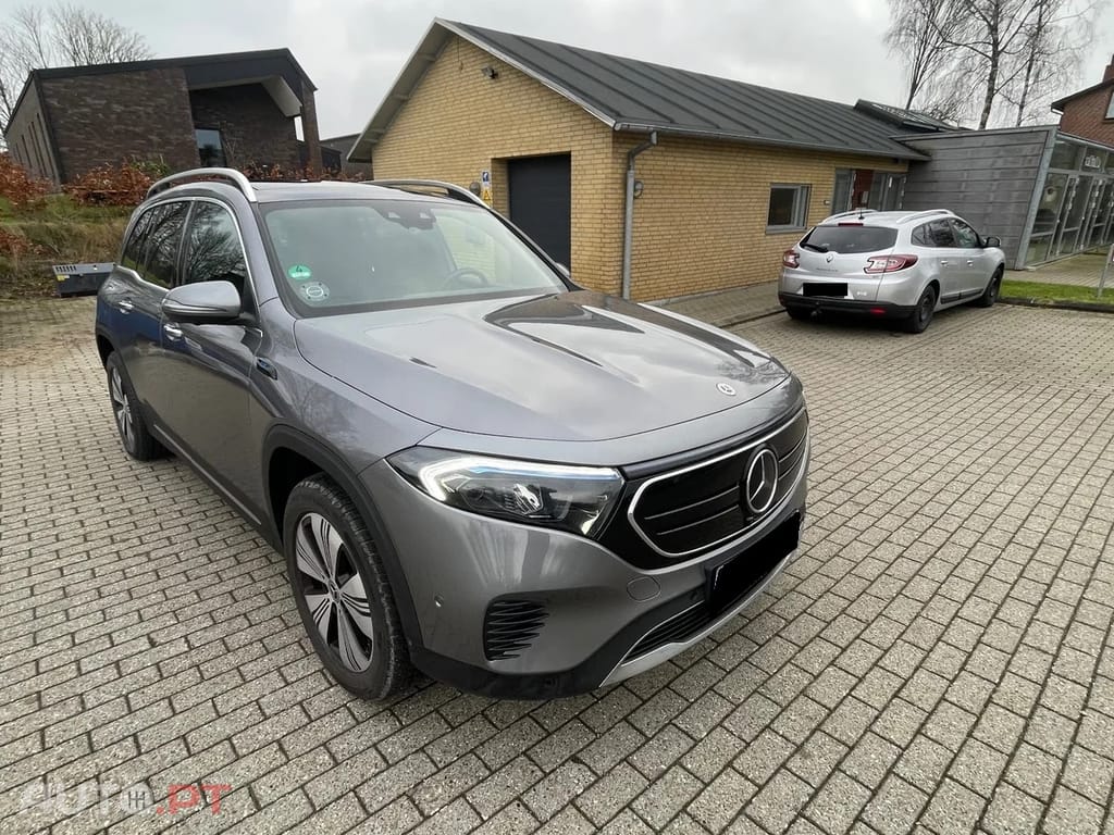 Mercedes-Benz EQB 250 - 7 lugares