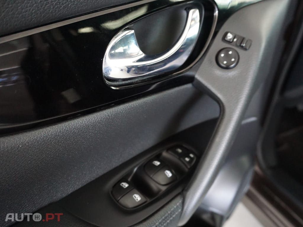 Nissan Qashqai 1.5 dCi N-Connecta J18