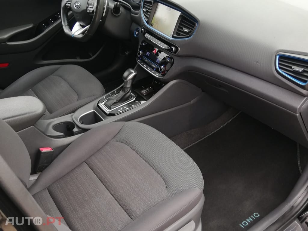 Hyundai Ioniq 1.6 GDI Hybrid Tech