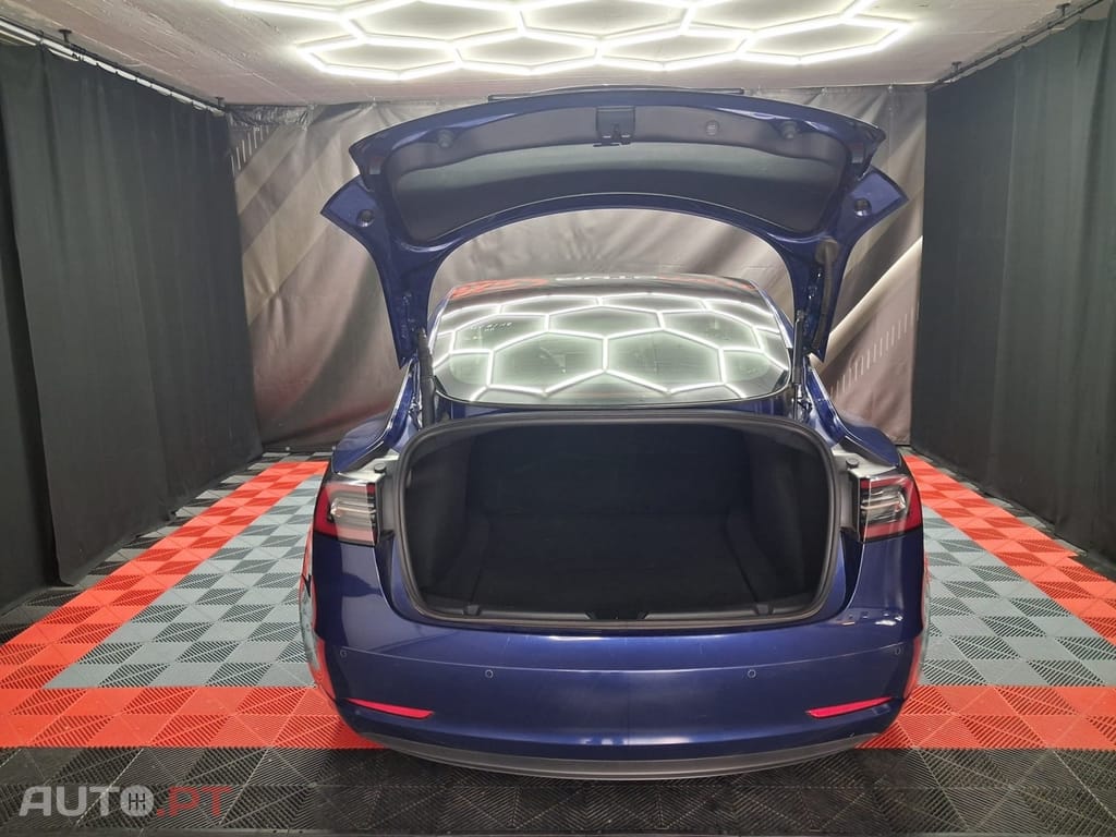 Tesla Model 3 Tração Traseira