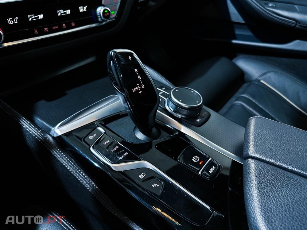 BMW 530 e Pack Desportivo M