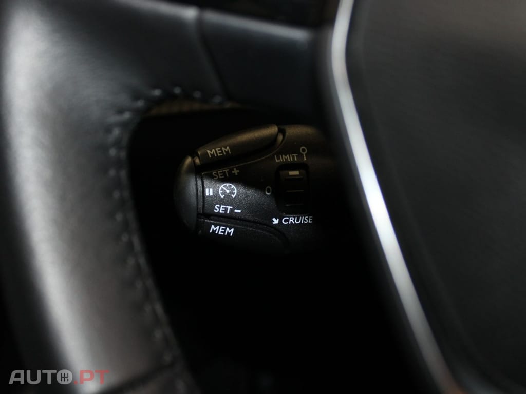 Peugeot 2008 1.5 BHDI ACTIVE I.V.A DEDUTIVEL