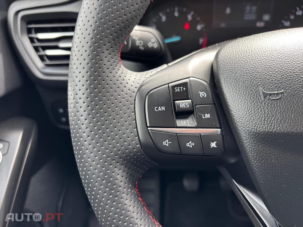 Ford Focus 1.0 EcoBoost MHEV ST-Line